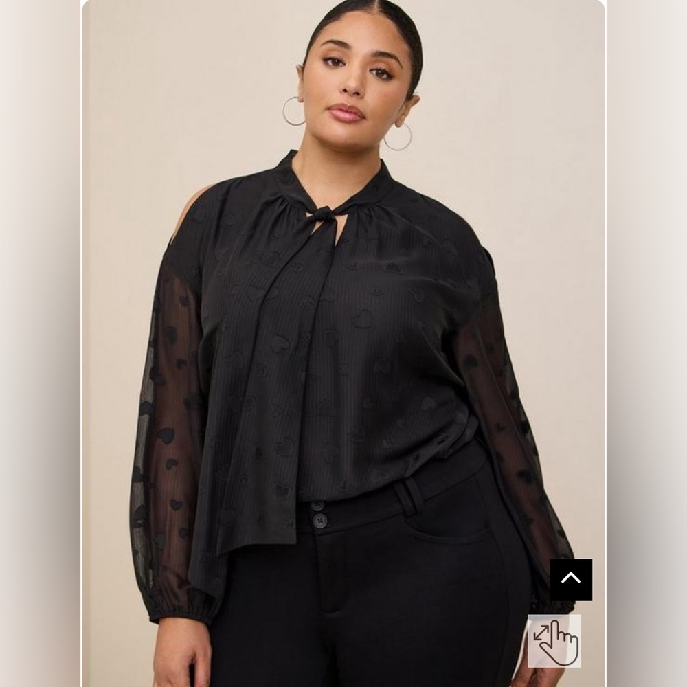 Torrid Clip Dot Tie Front Cold Shoulder Blouse. Size 1
